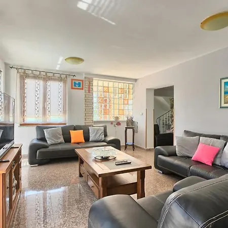 Βίλα Pula Valtura